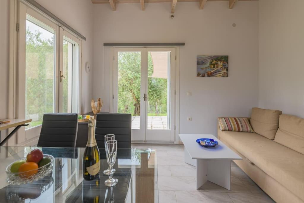 Matthaeus Am Corfutrail, Ferienoase Im Olivenhain 3 Km Zum Holiday home Giannades