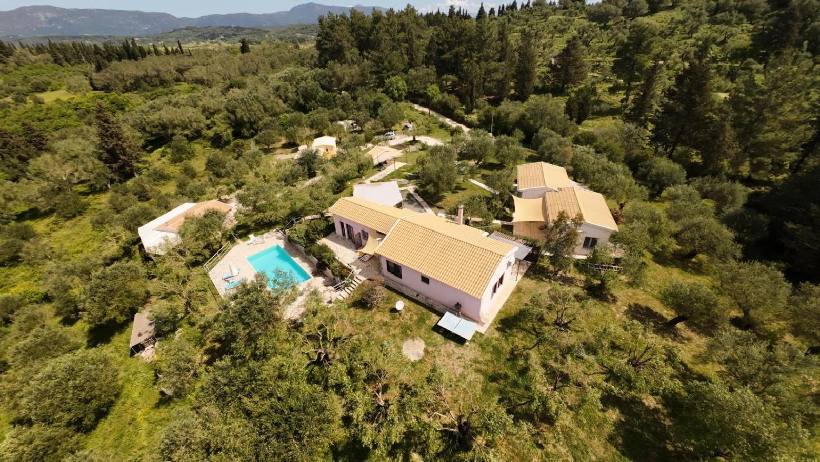 Holiday home Matthaeus Am Corfutrail, Ferienoase Im Olivenhain 3 Km Zum Giannades